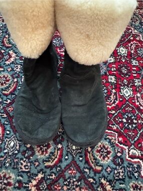 UGG Black Suede Shearling Cuffed Ankle Boots, Buckham 1005413, Size 8